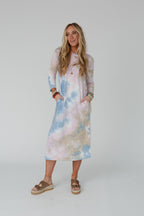 The Nest Soul Shine Pocketed Tie Dye Midi Dress - Lavender Taupe